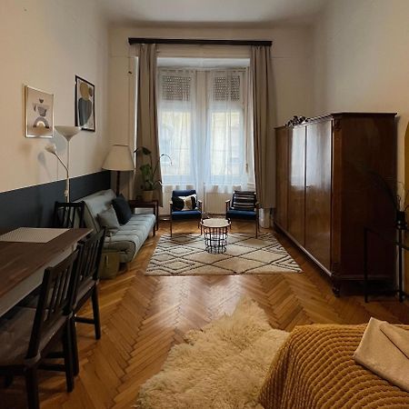 Rustic Apartment In Downtown Of Budapeste Exterior foto